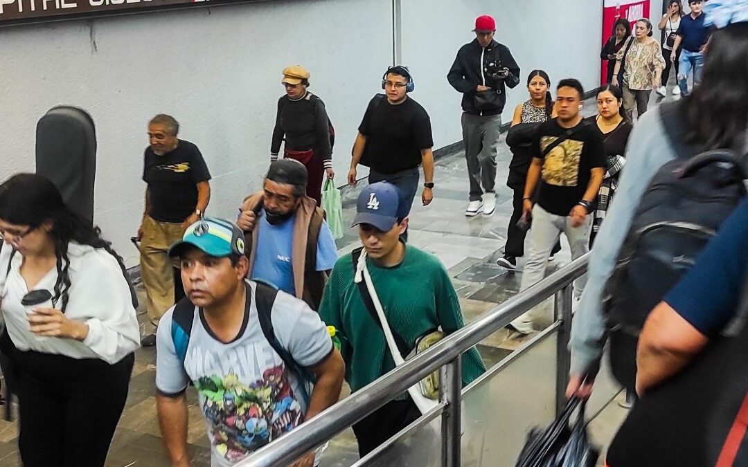 Incidentes en la Línea 9 del Metro CdMx: Usuarios caen de escaleras eléctricas, 12 heridos