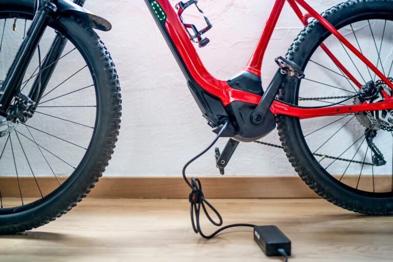 Peligro de e-bikes y e-motocicletas: Autoridades de Tampa Bay advierten a padres sobre el uso por menores