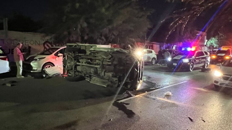 Accidente de Tráfico en Torreón: Conductor Imprudente Vuelca Tras Chocar Cuatro Autos