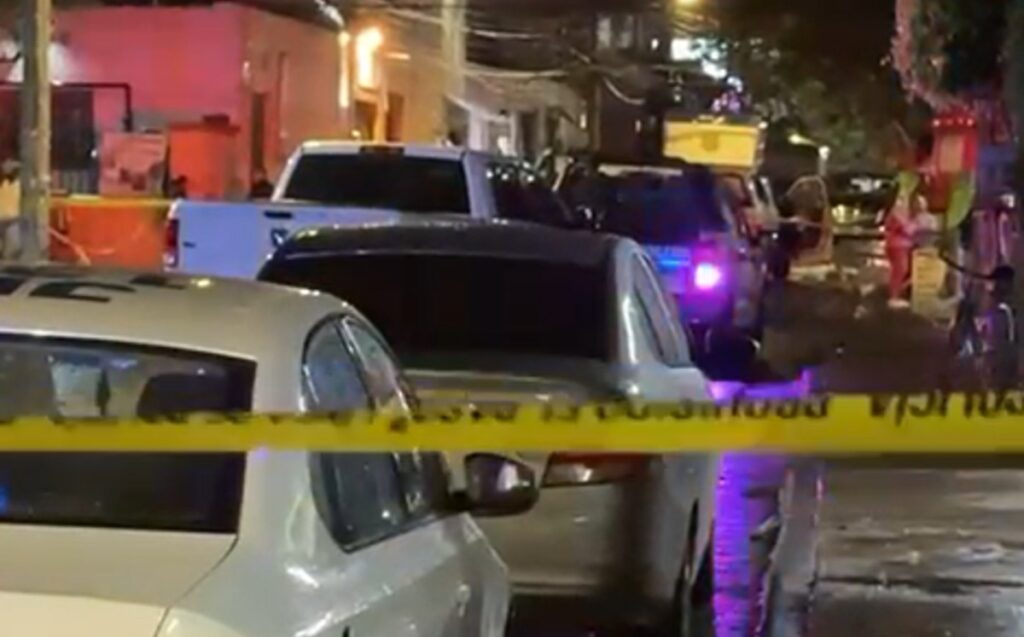 Hombre Baleado en Guadalajara Busca Ayuda tras Recibir Tiros en el Abdomen