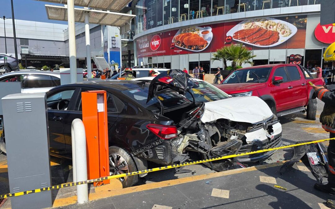 Accidente Vial en Vía Atlixcáyotl: Testigos Revelan que Jugaban a las Carreritas