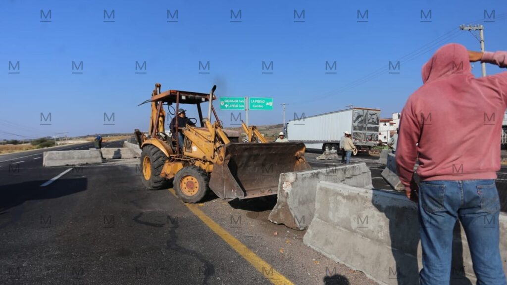 Impacto de Bloqueos en Guanajuato: Pérdidas Millonarias en Irapuato y Crisis de Gasolina en Silao