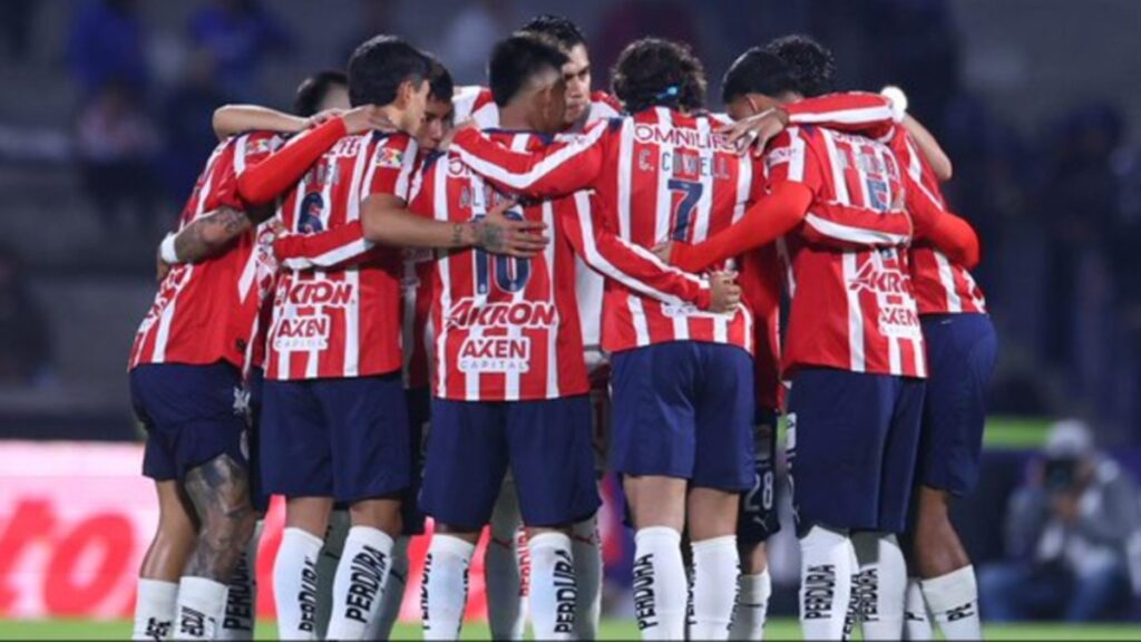Bajas en Chivas: Jugadores que Podrían Salir para el Clausura 2026