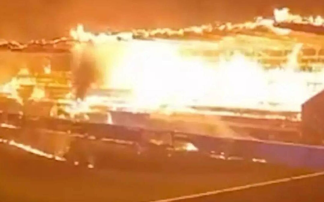 Incendio en Estadio Europeo Tras Descenso del Equipo: Un Trágico Suceso