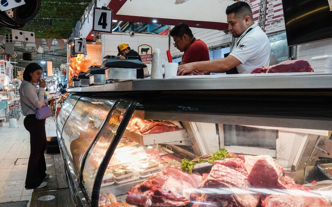 Aumento de Precios: Canasta Básica de México Incrementa en Noviembre 2025, Según Inegi