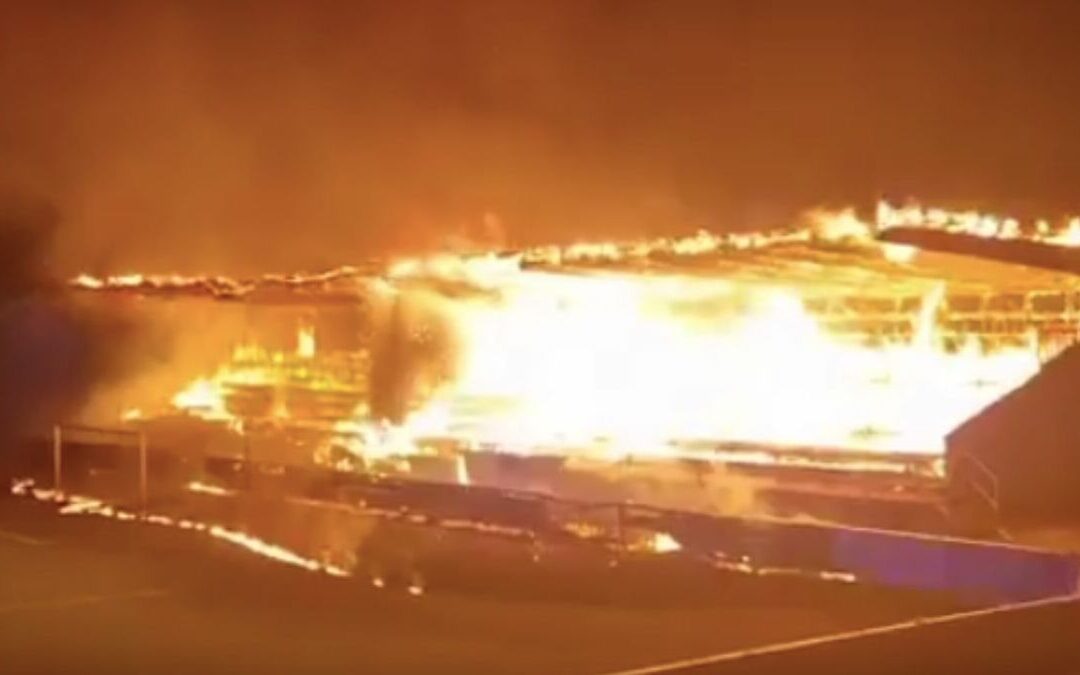 Incendio en estadio de Tampa Bay: Menores de Edad Protestan por Fracaso de su Equipo