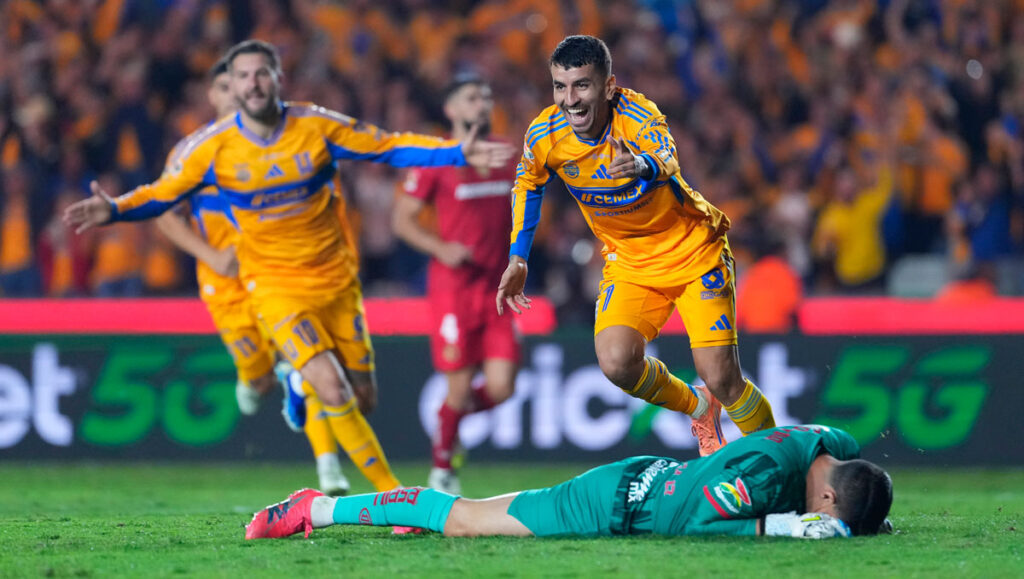 Tigres UANL se adelanta en la Final de Ida ante Toluca gracias a un ‘regalo’ de Hugo González