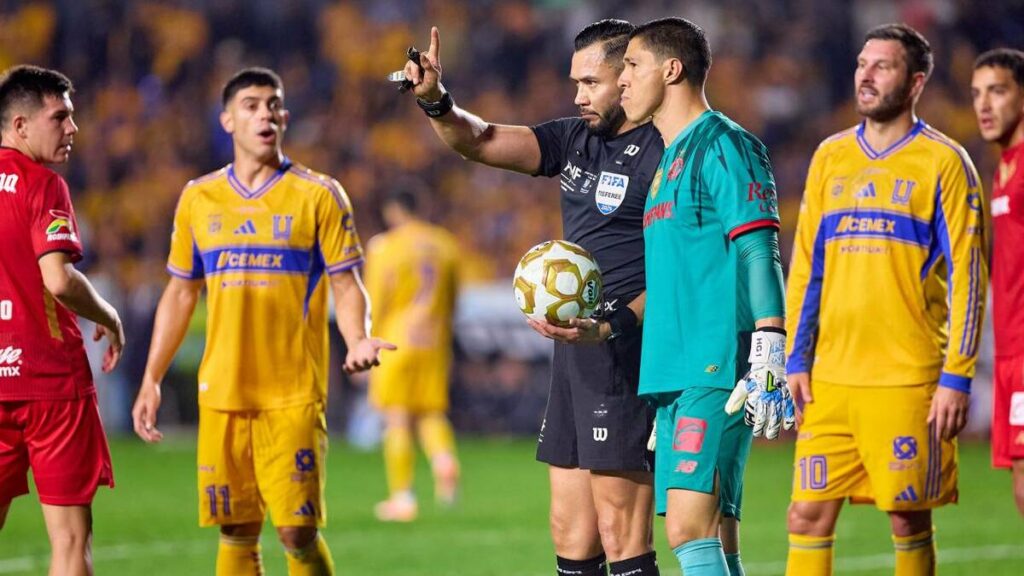 Tigres en la Mira: La Controversia del Arbitraje y el Penal en el Partido contra Toluca