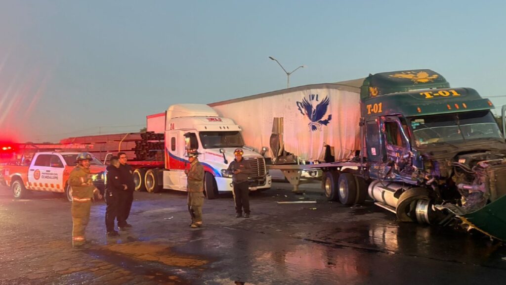 Accidente Vial en Guadalupe: Caos en el Bulevar Miguel de la Madrid y Tres Carriles Cerrados