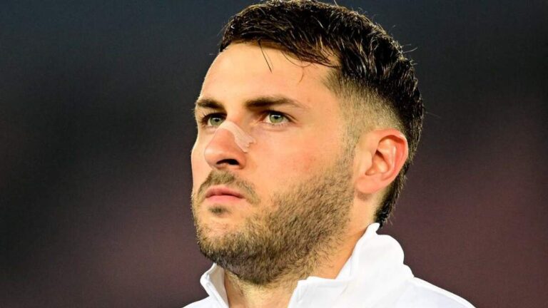 Milan Refuerza su Plantel: ¿Presionará a Santiago Giménez con Goleador Argentino?