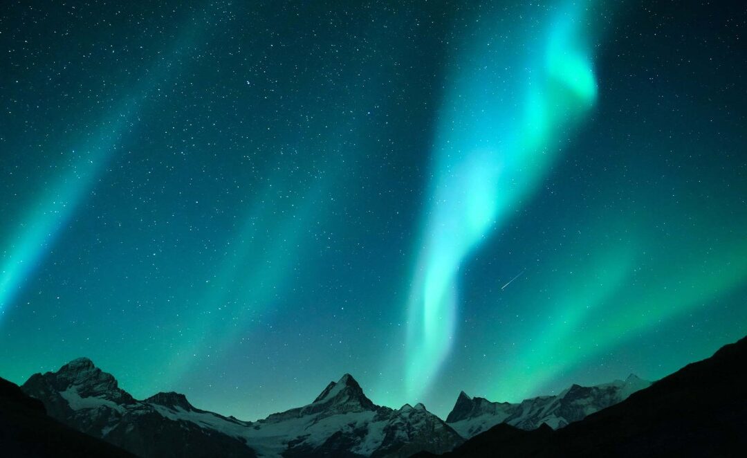 Tormenta Solar Ilumina el Cielo: Aurora Boreal Podría Verse en Más de 12 Estados del Norte
