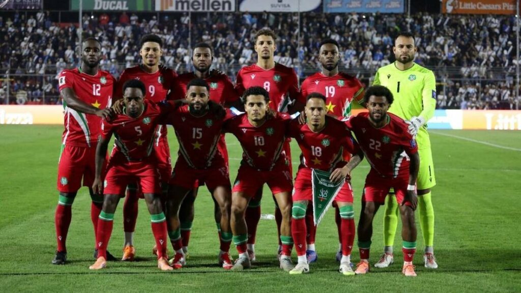 FIFA advierte sobre posible descalificación de Surinam en el repechaje del Mundial 2026