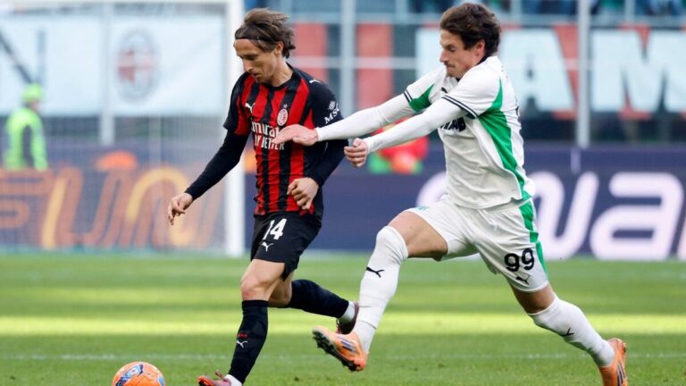 El Milan empata con el Sassuolo y pone en peligro la cima tras la ausencia de Santi Gimenez