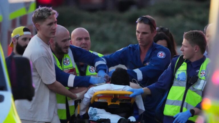 Tiroteo en Australia Durante Celebración Judía Deja 11 Muertos