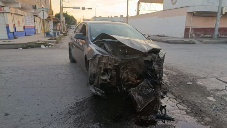 Accidente en San Pedro: Fuerte choque causa daños significativos a un vehículo