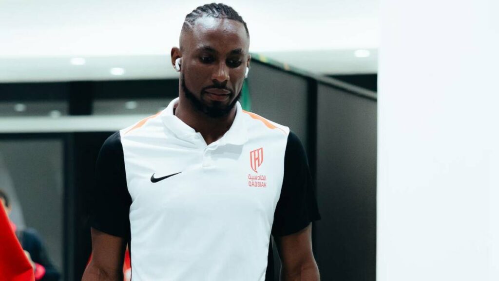 Julián Quiñones enfrenta un cambio: Míchel González es despedido del Al-Qadsiah