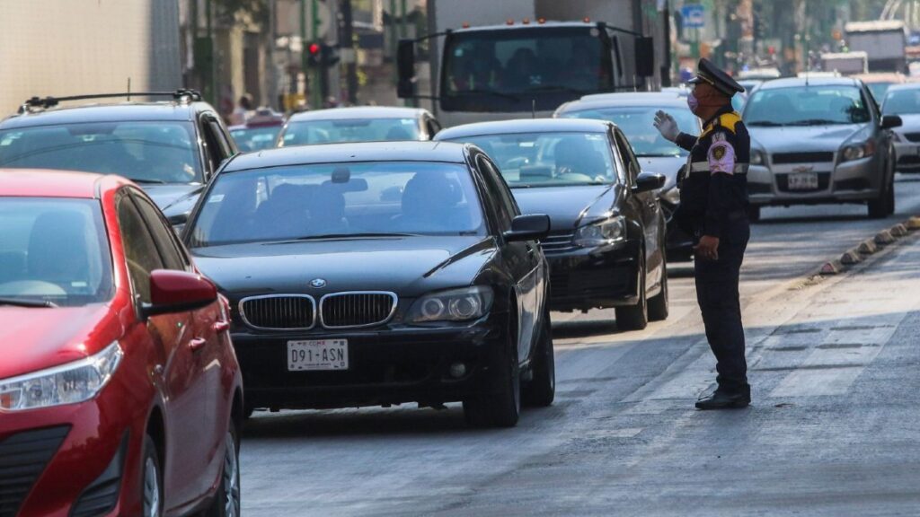 Hoy No Circula en CdMx y Edomex: Conoce qué Autos Descansan Lunes 15 de Diciembre 2025