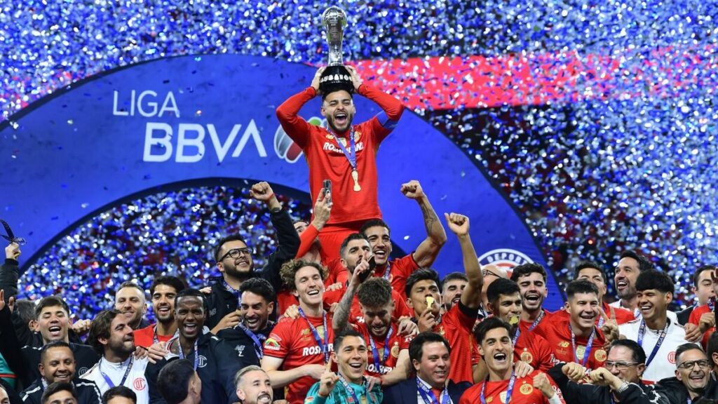 Toluca se consagra bicampeón de la Liga MX al vencer a Tigres en penales