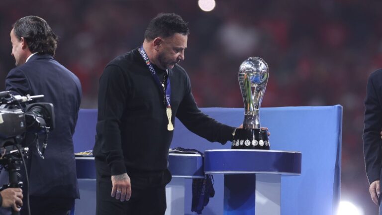 Antonio ‘Turco’ Mohamed: Un Entrenador Exitoso con Múltiples Títulos en Liga MX