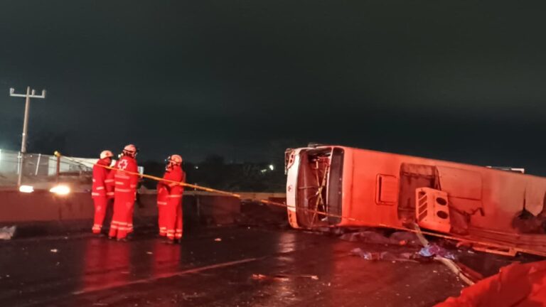 Accidente de camión en la carretera Miguel Alemán: Chofer fallecido había alertado sobre fallas