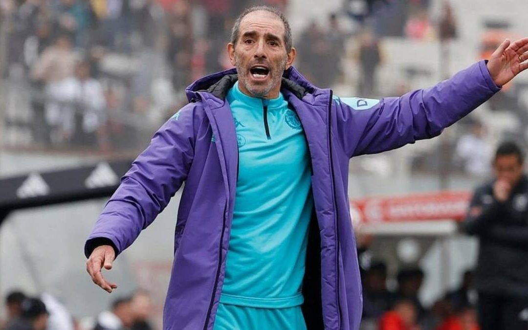 Guillermo Almada: Despedido por Valladolid en medio de la negociación para ser DT del Real Oviedo