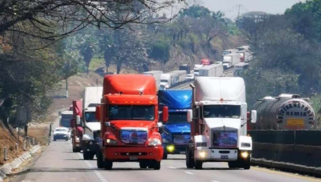 Autopista México-Querétaro: Actualización en Vivo sobre Choques y Cierres Viales