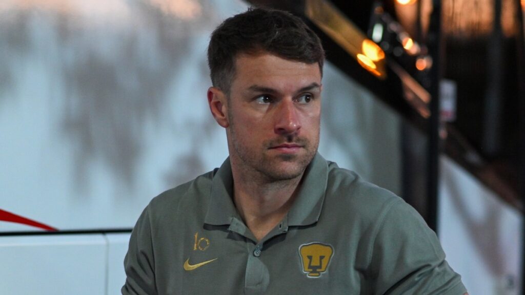 Aaron Ramsey revela que Pumas rompió su contrato a pesar de su recuperación
