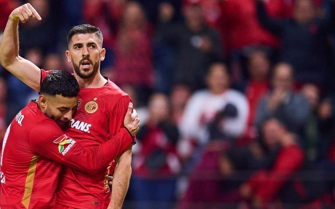 Paulinho Elogia a Alexis Vega: Un Fenómeno del Fútbol