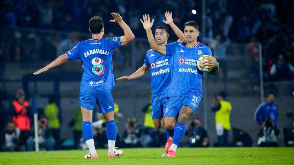 Cruz Azul considera refuerzo: Delantero sudamericano en el mercado de fichajes