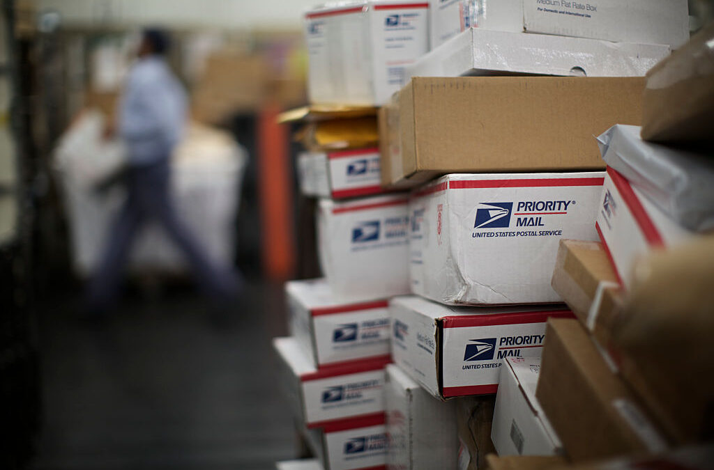 USPS Ajusta Plazos de Entrega para Garantizar Envíos Navideños a Tiempo