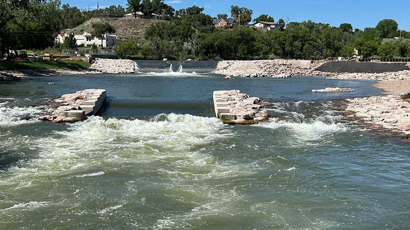Parques de Aguas Rápidas en Colorado: Amenaza a la Migración de Peces