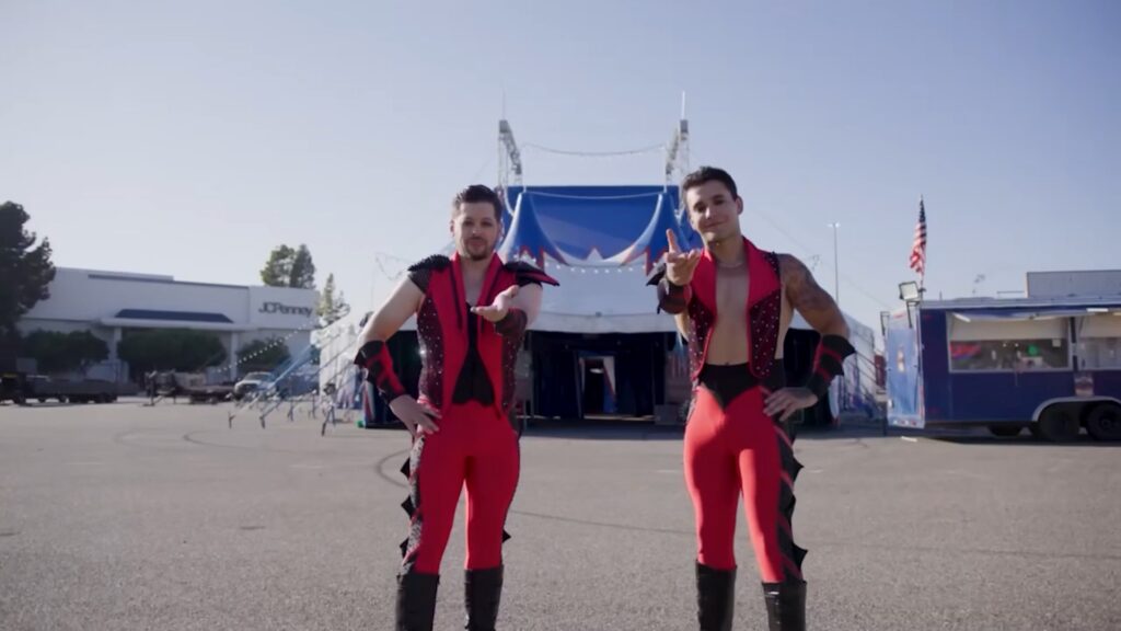 La Magia Navideña del Circo Marinelli Resplandece en Palm Desert