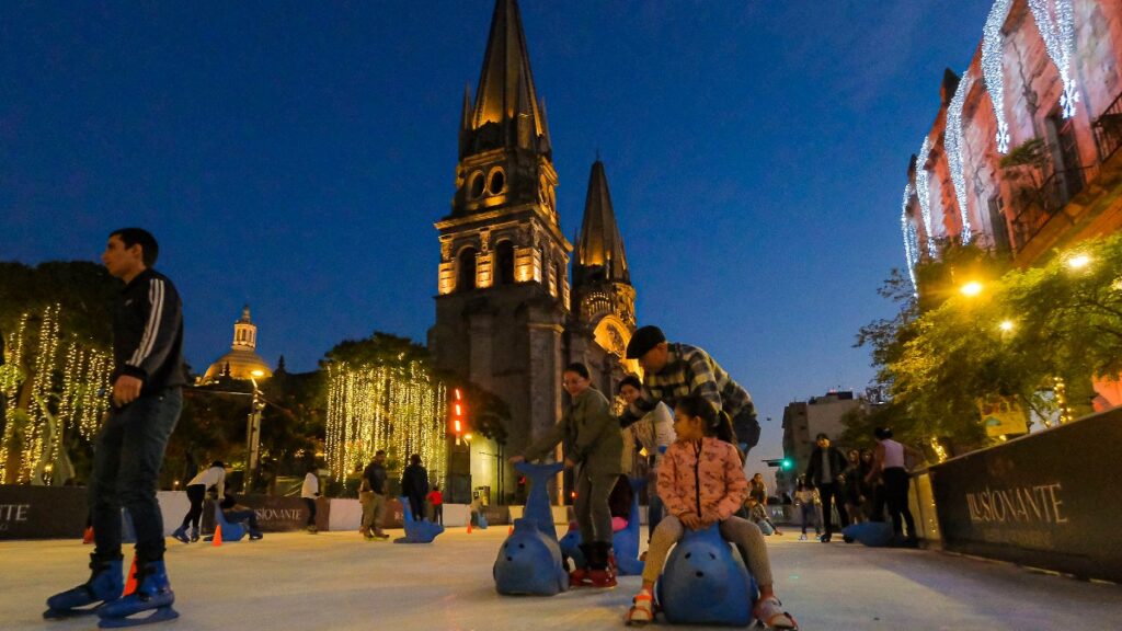Descubre el Festival Ilusionante 2025: Ballet, Pista de Hielo y Más Actividades Navideñas GRATIS en Guadalajara