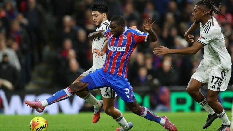 Raúl Jiménez brilla con una asistencia en la derrota del Fulham ante el Crystal Palace en Premier League