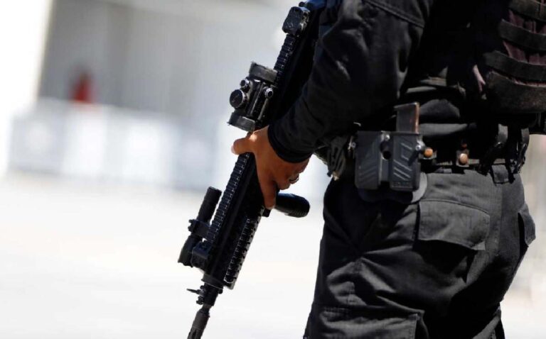 Violento enfrentamiento entre policías y delincuentes en Los Ramones: 5 muertos