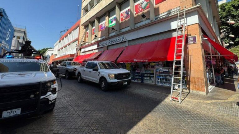 Operativos de la Fiscalía en Plazas de Electrónicos del Centro de Guadalajara para Combatir la Venta de Artículos Robados