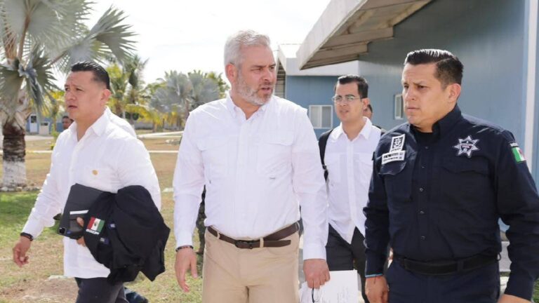 Gobernador de Michoacán Alfredo Ramírez Bedolla Garantiza Atención a Víctimas de la Explosión en Coahuayana