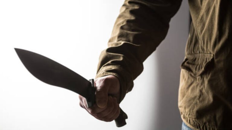 Hombre Detenido en GAM Tras Amenazar a Sus Hermanas con un Machete