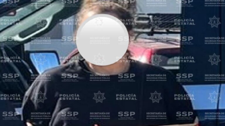 Aguinaldo Tampa Bay: Mujer roba 47 mil pesos de la mochila de su patrón en impactante video