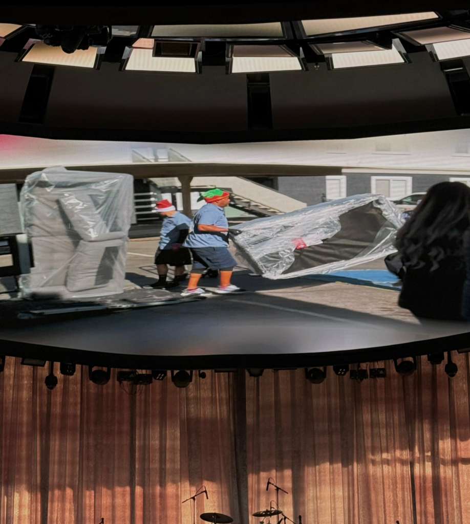 Navidad Solidaria: 30 Familias de Las Vegas Reciben Regalos y Nuevos Hogares