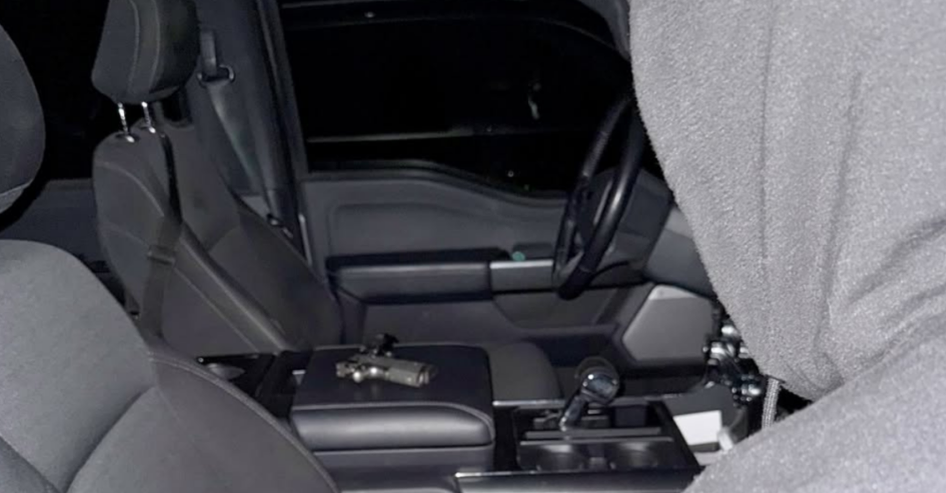 The current image has no alternative text. The file name is: LAS-CRUCES-ARMAS.png