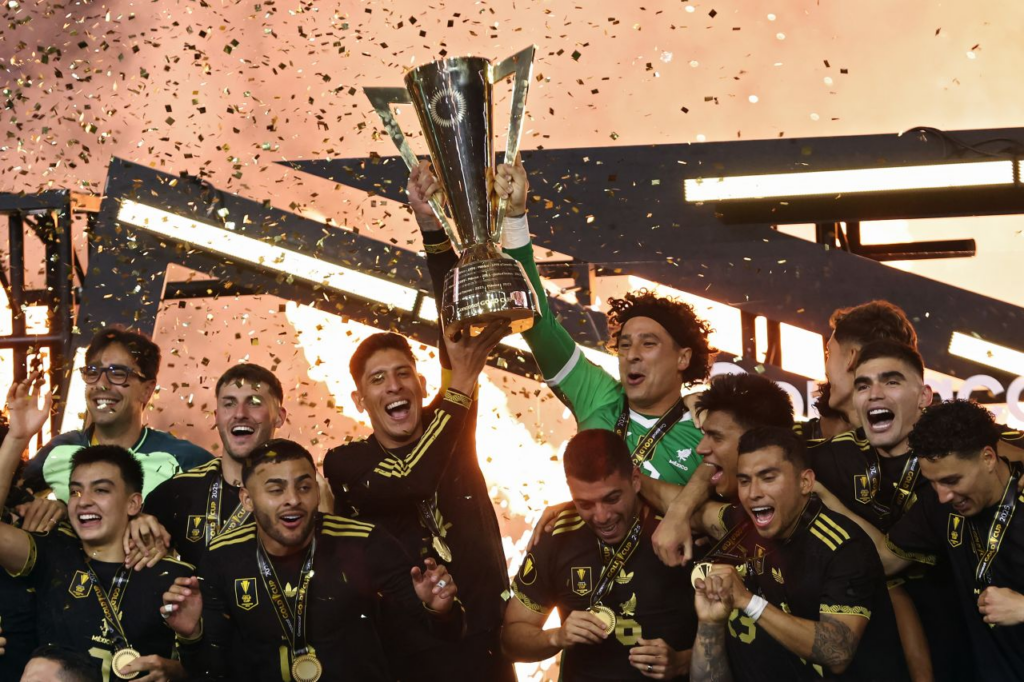 La Victoria del Tri: Un Rayo de Esperanza para la Comunidad Mexicana en EE. UU.