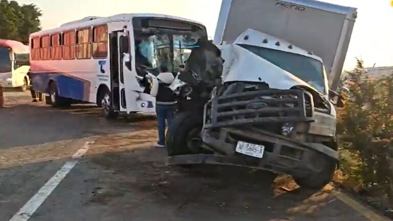 Accidente de Tráfico: Choque Múltiple en la Carretera Guadalajara-Colima Deja 18 Lesionados