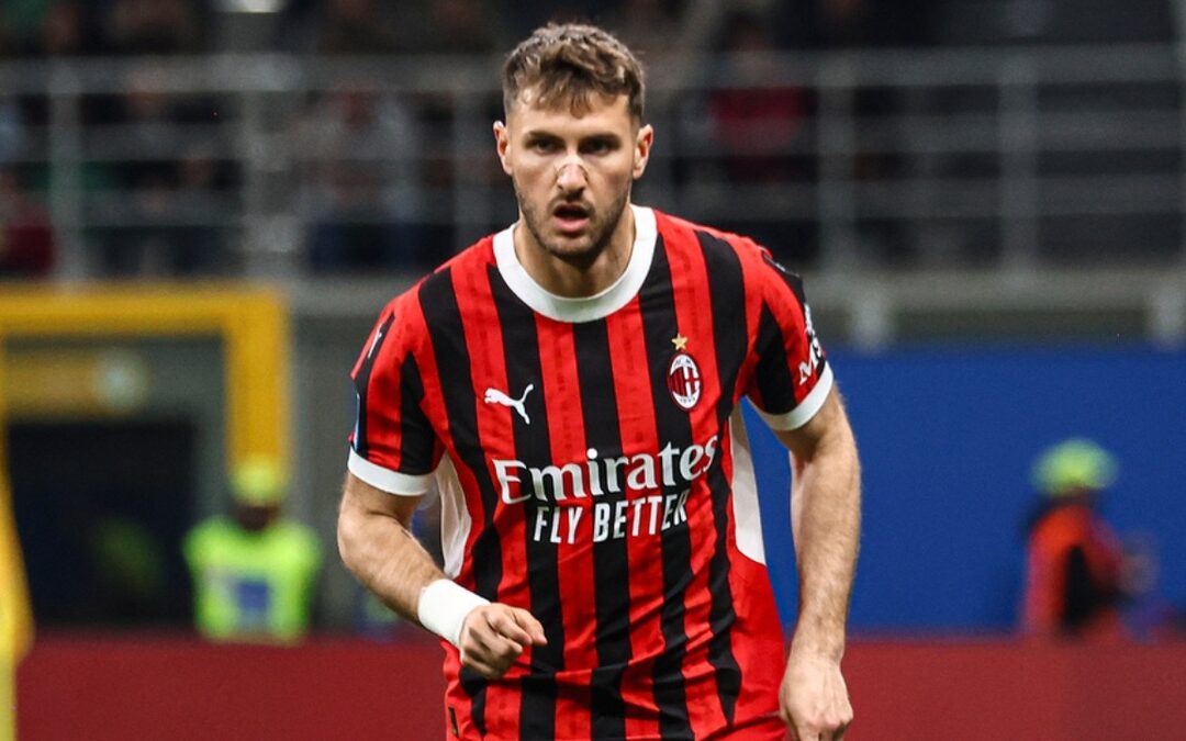 Santiago Gimenez enfrenta nueva competencia en el ataque del AC Milan con la llegada de un goleador alemán