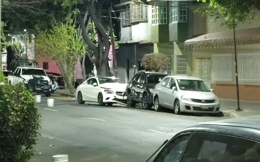 Ataque a Balazos en Venustiano Carranza: Pareja Disparada Dentro de Auto de Lujo