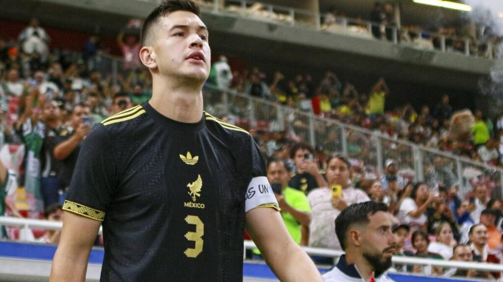 César Montes podría regresar a Liga MX, pero no con los Rayados