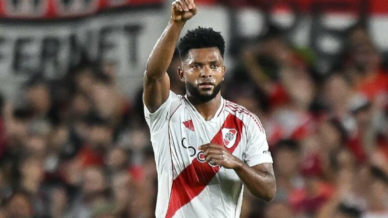 Miguel Borja Completa las Pruebas Médicas con Cruz Azul, pero el Fichaje Aún en Espera