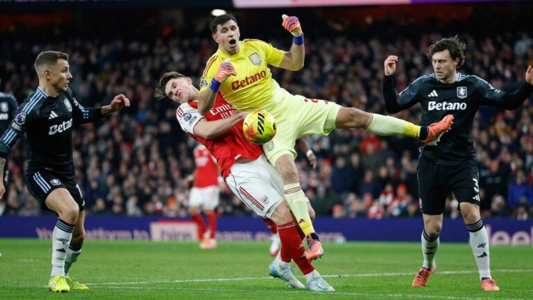Error Monumental de Dibu Martínez en la Goleada del Arsenal sobre Aston Villa | VIDEO