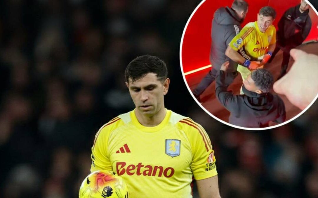 Dibu Martínez y su altercado con aficionados del Arsenal: ¡Mira el video!