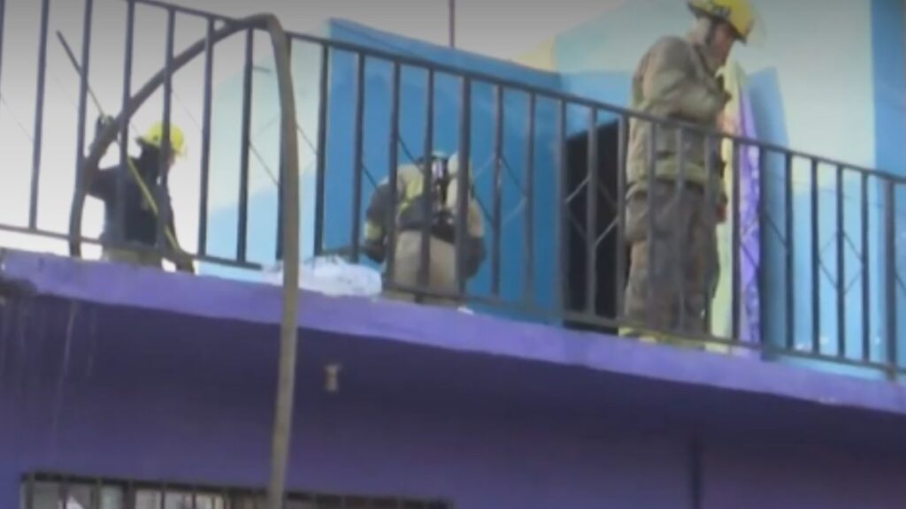 Incendio en Torreón: Cuerpos de Emergencia Rescatan a Adulta Mayor en Riesgo